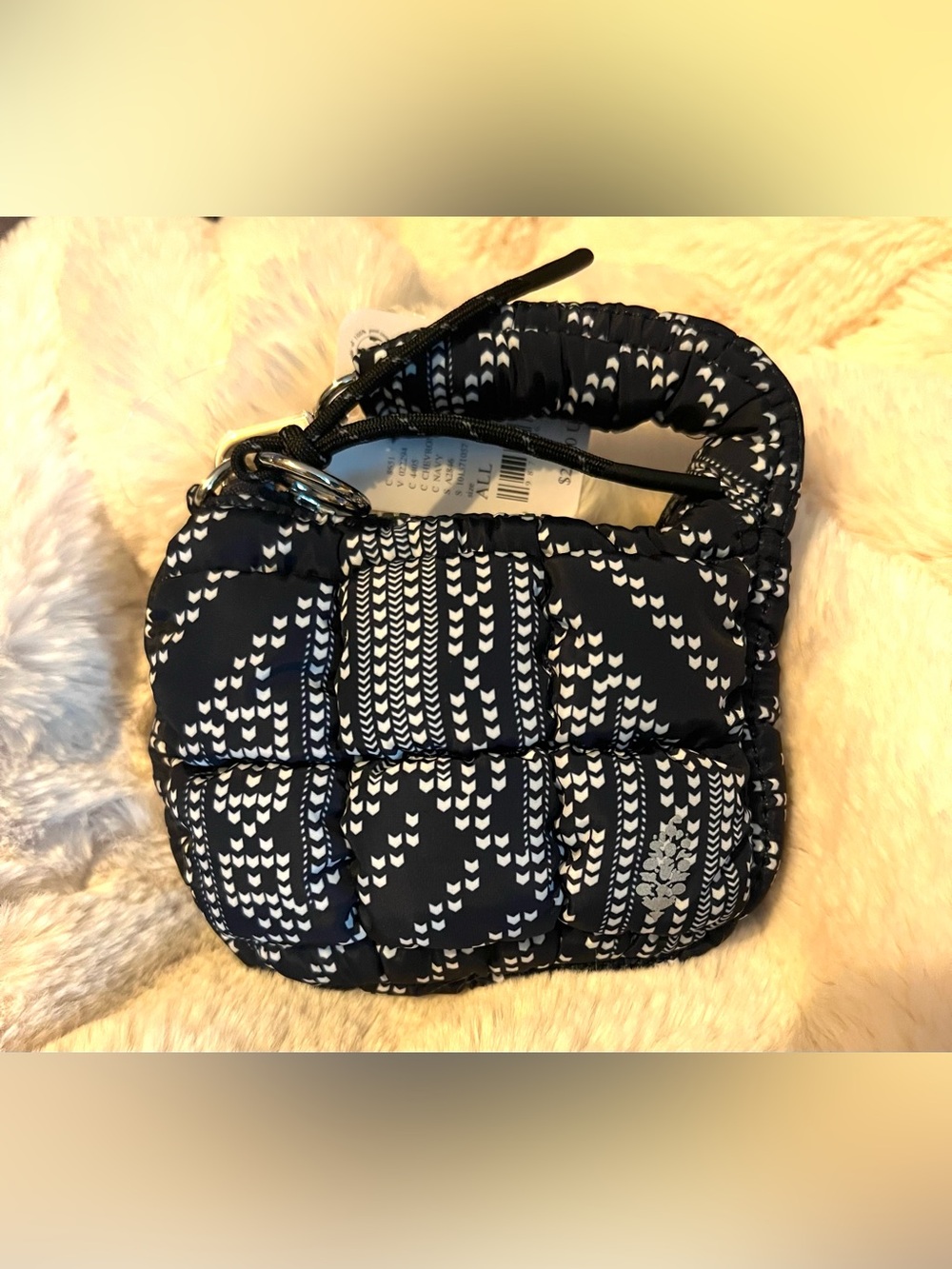 Free People FP Movement Printed Micro Pouch in Chevron Stitch NWT - Picture 2 of 4